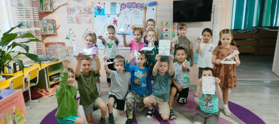 Конструирование из мятой бумаги Конструирование из мятой бумаги.